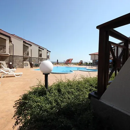 Menada Imperial Heights شقة ساني بيتش