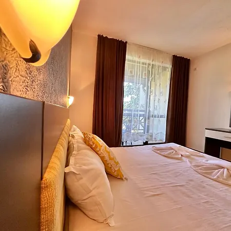 Menada Imperial Heights Apartman *