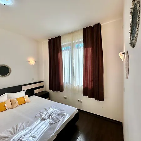 Menada Imperial Heights * ساني بيتش