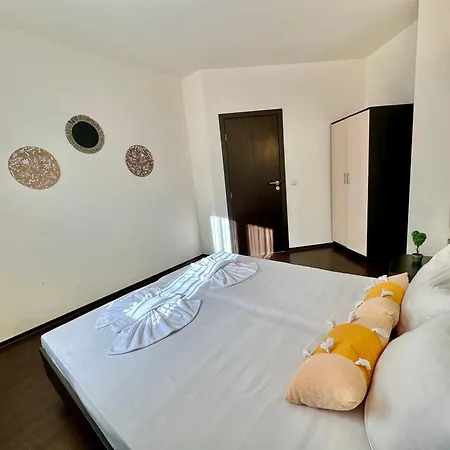 Menada Imperial Heights Apartman Napospart