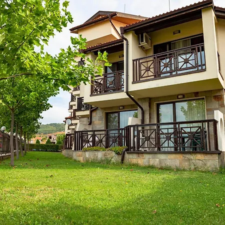 Menada Imperial Heights Apartment *