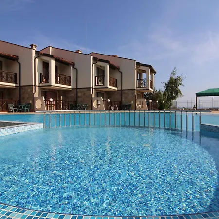 Menada Imperial Heights ساني بيتش